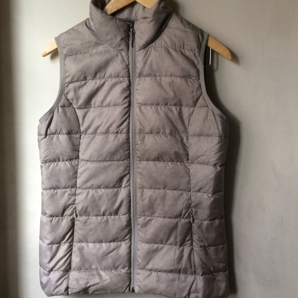 Eddie Bauer Women's CirrusLite Down Vest, sz. S